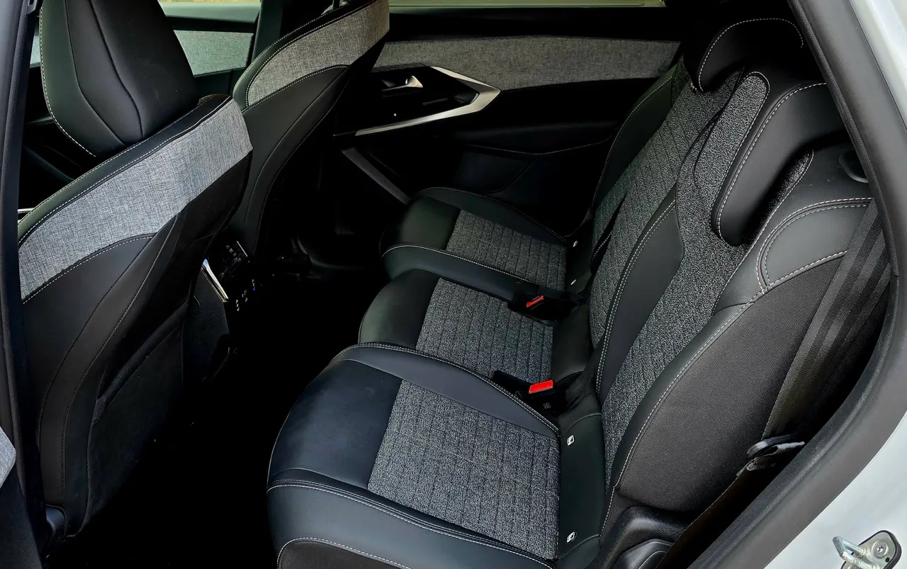 PEUGEOT 5008 allure HYBRID 2025 etiqueta ECO de ocasión en Mallorca — foto 10