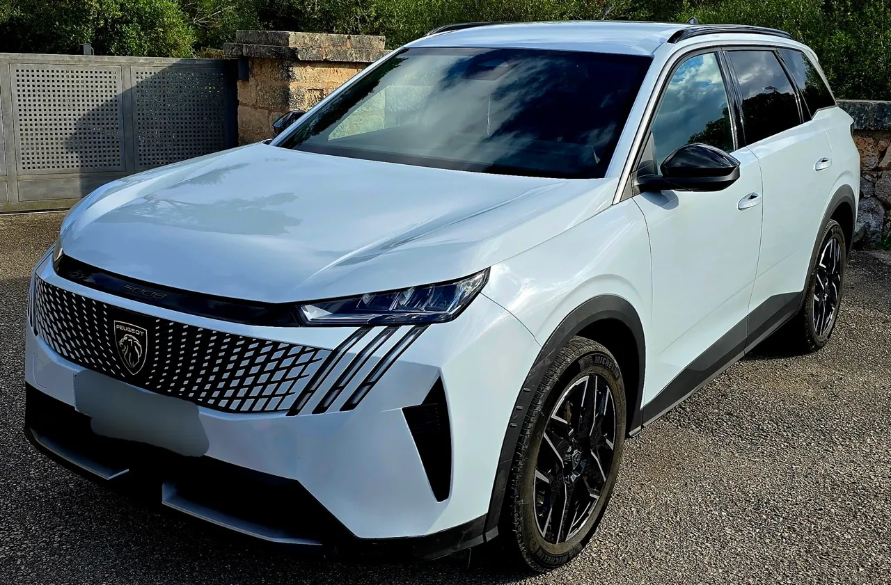 PEUGEOT 5008 allure HYBRID 2025 etiqueta ECO de ocasión en Mallorca — foto 6