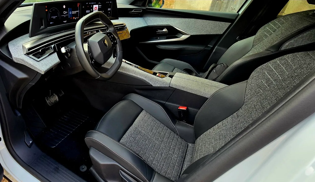 PEUGEOT 5008 allure HYBRID 2025 etiqueta ECO de ocasión en Mallorca — foto 9