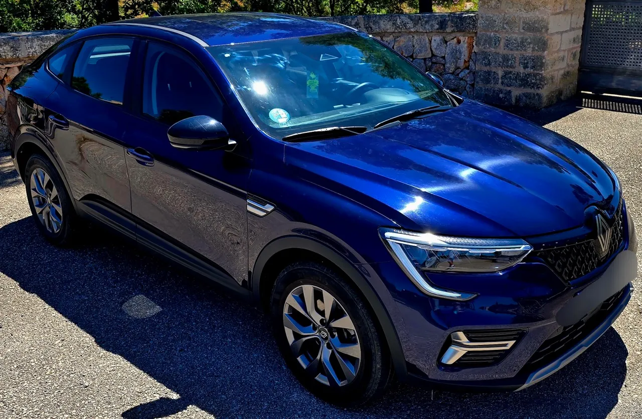 RENAULT ARKANA e-tech HYBRID 2025 etiqueta ECO de ocasión en Mallorca — foto 1