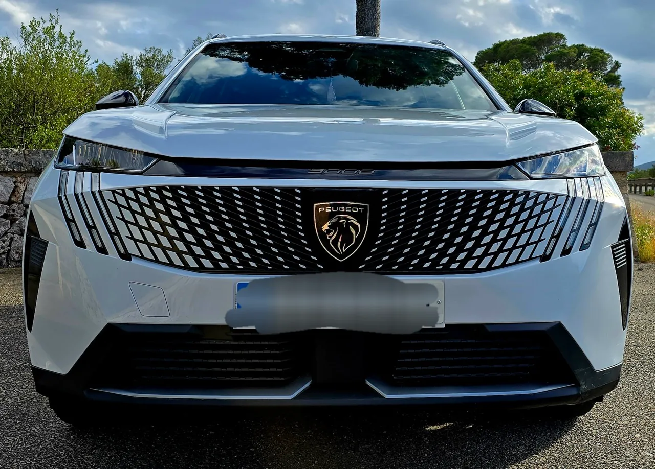 PEUGEOT 5008 allure HYBRID 2025 etiqueta ECO de ocasión en Mallorca — foto 4