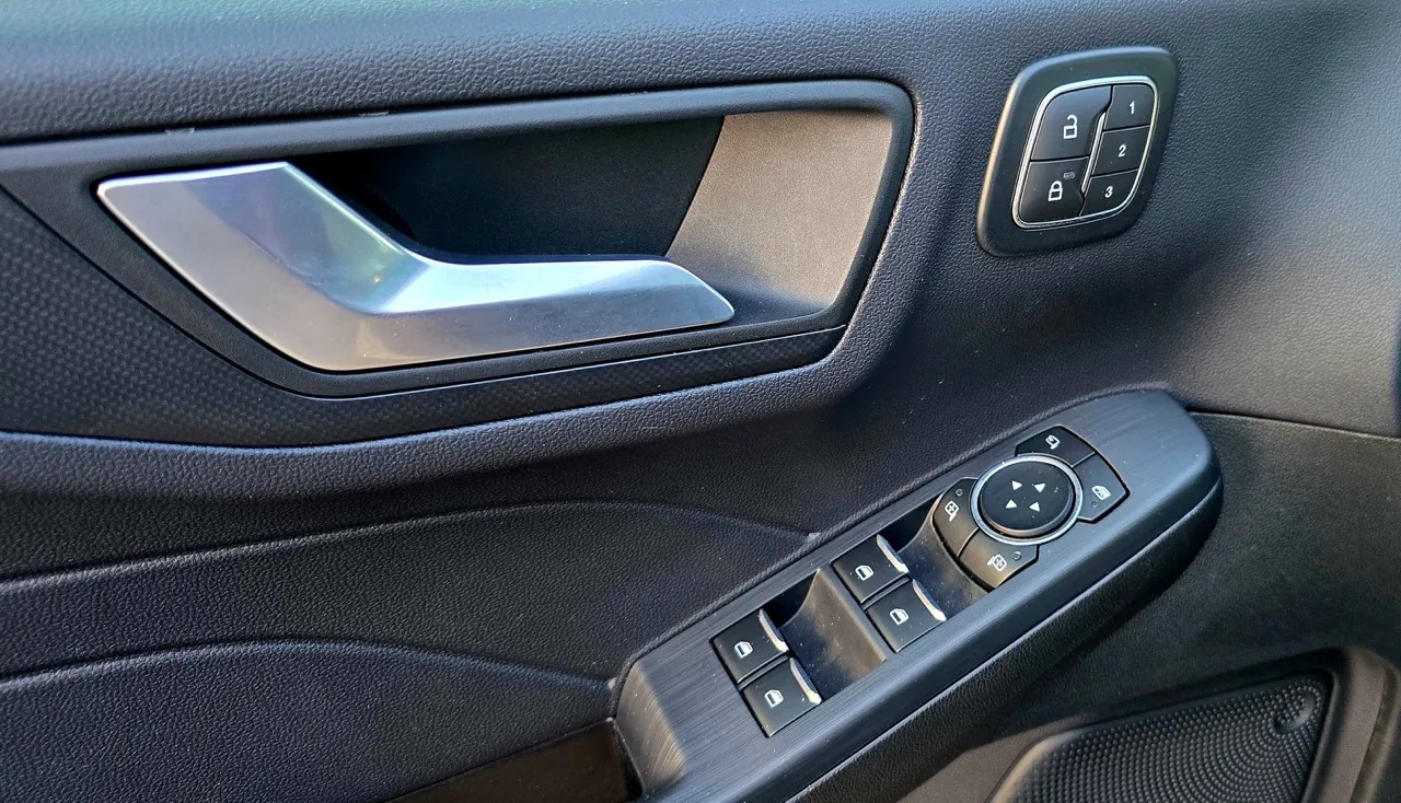 FORD KUGA STline-X PHEV. Hibrido Enchufable 2026 etiqueta CERO de ocasión en Mallorca — foto 12
