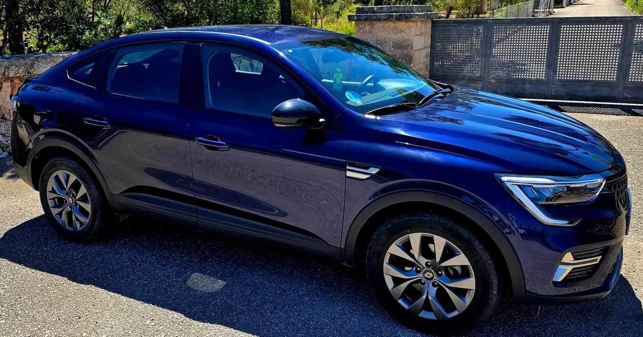 RENAULT ARKANA e-tech HYBRID 2025 etiqueta ECO de ocasión en Mallorca — foto 3